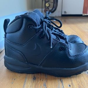 Size 9 Nike shoes (little kids)